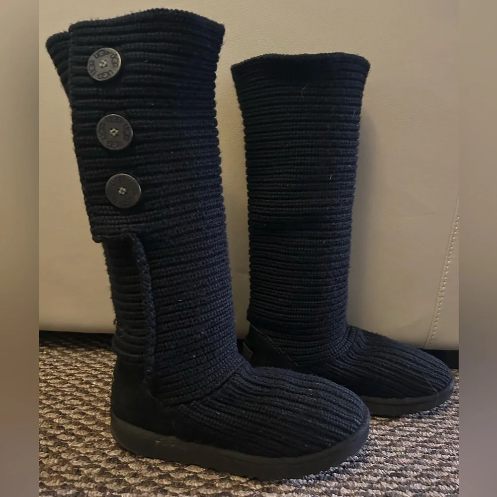 UGG Classic Cardy Tall Sweater Boot in Black, Size 10 - Picture 1 of 7